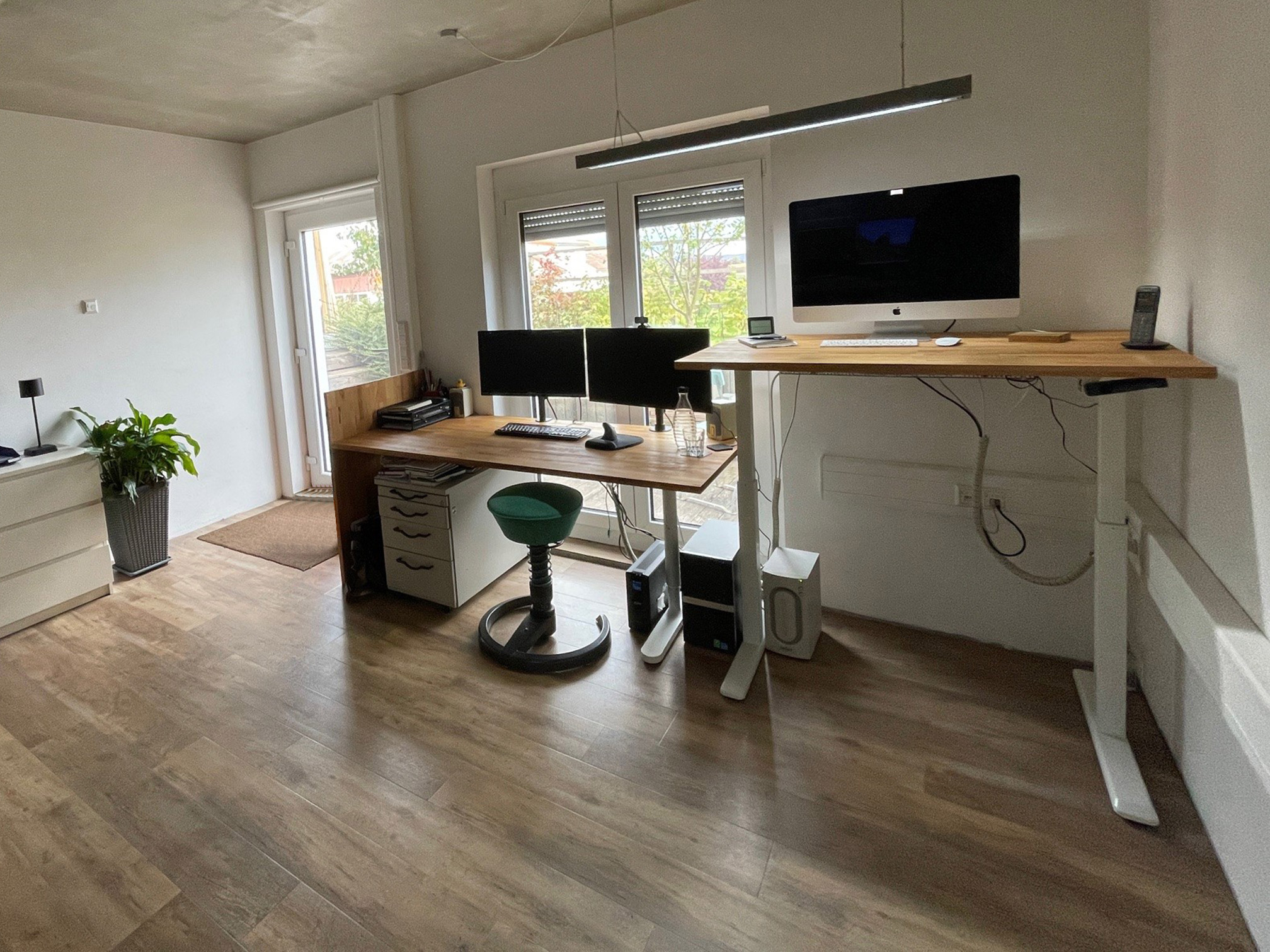 KONTAKT | bilger-design | Bild: Grafikdesignbüro in Rangendingen von Roland Bilger / Arbeitsplatz